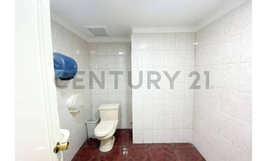 ARRIENDA OFICINA 620 MT2, SERRANO, METRO U. CHILE