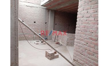 CASA EN VENTA - LOTE DE 499 M²*

*Características del Terreno:*
- Área total del lote: 499 m²
- Excelente ubicación con amplias posibilidades de d