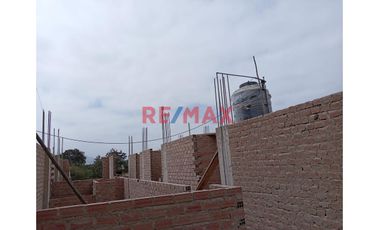 CASA EN VENTA - LOTE DE 499 M²*

*Características del Terreno:*
- Área total del lote: 499 m²
- Excelente ubicación con amplias posibilidades de d