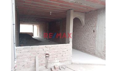 CASA EN VENTA - LOTE DE 499 M²*

*Características del Terreno:*
- Área total del lote: 499 m²
- Excelente ubicación con amplias posibilidades de d