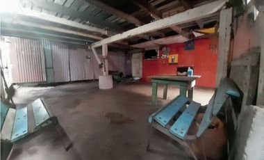 VENDO CASA DE MADERA FRENTE AL MAR