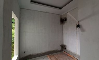 RUMAH 2 LANTAI MEI SIAP HUNI PRIVATE POOL HARGA BUC