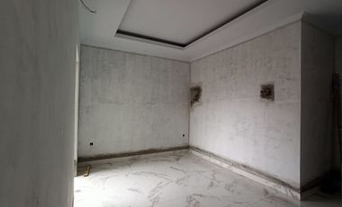 RUMAH 2 LANTAI MEI SIAP HUNI PRIVATE POOL HARGA BUC