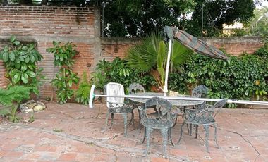 🏡 Casa de un nivel con 🌊 alberca y 🌳 jardín para remodelar – 💲2,500,000