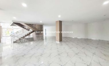 Gedung Baru Renovasi di Cipinang Indah I - Cocok untuk Kantor atau Investasi