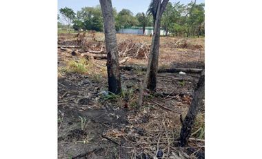 Rento terreno para empresas en Cunduacán, Tabasco, 86692, MEX.  Cerca del parque industrial.