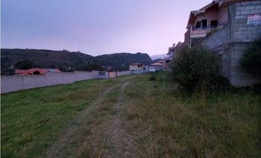 Terreno en venta en chaullabamba amplio 1500m2 cerca de la autopista