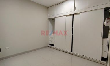 Alquiler De Amplia Casa De Estreno En Loma Linda Con Cochera Y Aire Acondicionado