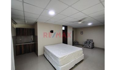 Alquiler De Amplia Casa De Estreno En Loma Linda Con Cochera Y Aire Acondicionado