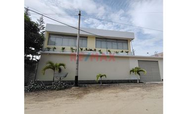 Alquiler De Amplia Casa De Estreno En Loma Linda Con Cochera Y Aire Acondicionado