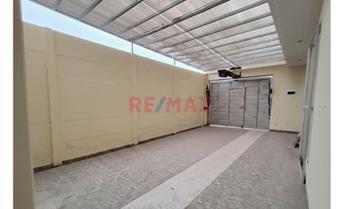 Alquiler De Amplia Casa De Estreno En Loma Linda Con Cochera Y Aire Acondicionado