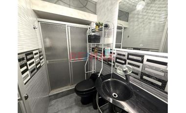 Venta De Departamento 1° Piso Urb Daniel Hoyle