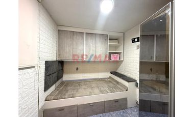 Venta De Departamento 1° Piso Urb Daniel Hoyle