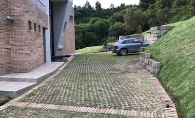 casa en venta en aposentos. Cod V1852