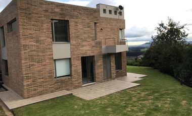 casa en venta en aposentos. Cod V1852