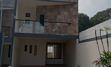 Casa en venta en calle privada Las Gardenias, Col. Los Manguitos en San Andrés Tuxtla, Veracruz