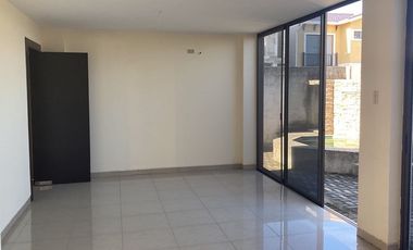 Casa en Venta para estrenar  en URBANIZACIÓN MALLORCA VILLAGE - Vía la T de Daule-la Aurora (J Luna)