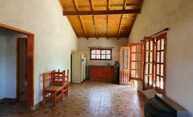 LATORRE PROP. VENDE  2 CHALET  SOBRE MISMO LOTE DE 3 AMB + Y DE 2 AMB