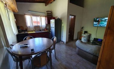 LATORRE PROP. VENDE  2 CHALET  SOBRE MISMO LOTE DE 3 AMB + Y DE 2 AMB