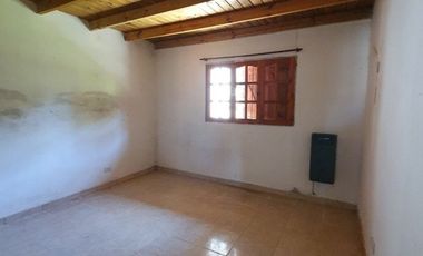 LATORRE PROP. VENDE  2 CHALET  SOBRE MISMO LOTE DE 3 AMB + Y DE 2 AMB