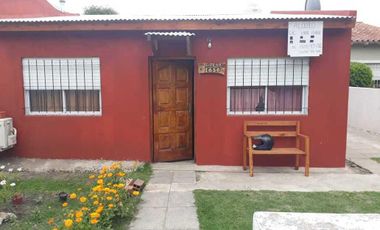 Casa en venta - 2 Dormitorios 2 Baños 1 Cochera - 450Mts2 - Miramar