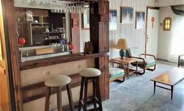 Casa 5 amb. con Garaje, Quincho y Fondo libre. Lanús Este - Super Ubicación