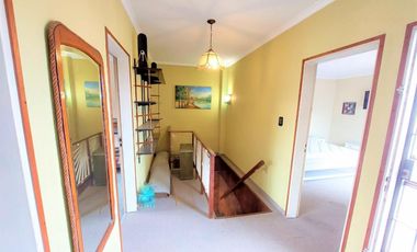 Casa 5 amb. con Garaje, Quincho y Fondo libre. Lanús Este - Super Ubicación