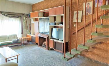 Casa 5 amb. con Garaje, Quincho y Fondo libre. Lanús Este - Super Ubicación