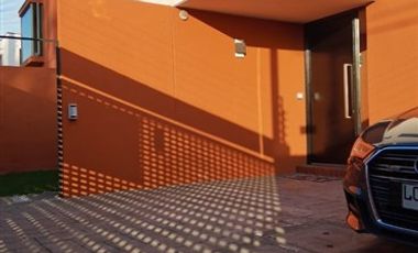 Casa en venta de 3 dorm. en Huechuraba