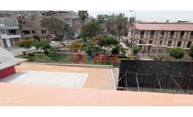 VENDO CASA FRENTE A PARQUE EN SAN JUAN DE MIRAFLORES

En Zona 