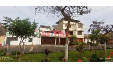 VENDO CASA FRENTE A PARQUE EN SAN JUAN DE MIRAFLORES

En Zona 