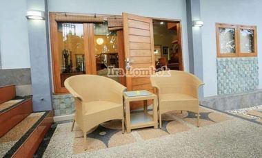 Villa in green valley with beautiful sea view