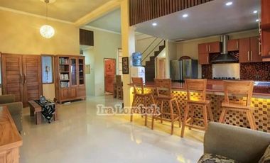 Villa in green valley with beautiful sea view