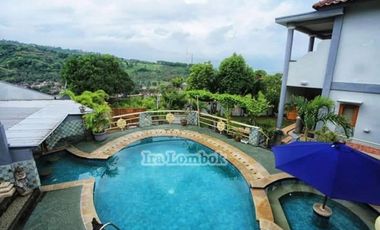 Villa in green valley with beautiful sea view