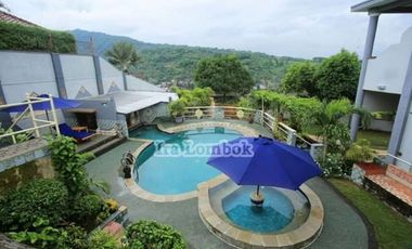 Villa in green valley with beautiful sea view