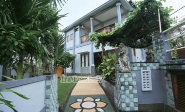 Villa in green valley with beautiful sea view