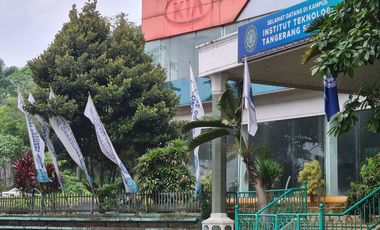 Disewakan Ruang Usaha Ex Showroom Mobil. Jl Raya Serpong BSD City Tangerang Selatan Lokasi Strategis