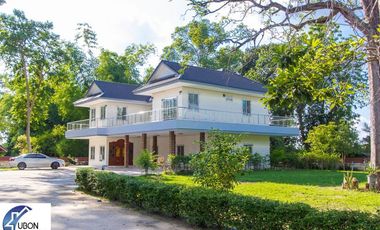 5 bed Country Estate