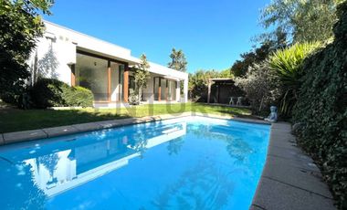 VENDO HERMOSA CASA ESTILO MEDITERRÁNEA EN SANTA ELENA CHICUREO