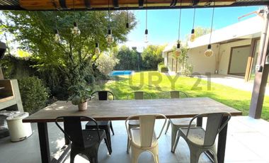 VENDO HERMOSA CASA ESTILO MEDITERRÁNEA EN SANTA ELENA CHICUREO