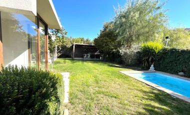 VENDO HERMOSA CASA ESTILO MEDITERRÁNEA EN SANTA ELENA CHICUREO