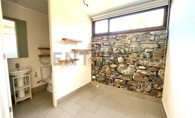 VENDO HERMOSA CASA ESTILO MEDITERRÁNEA EN SANTA ELENA CHICUREO