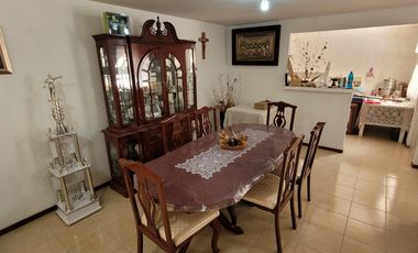 Casa de 4 recamaras enfrente de Escuela