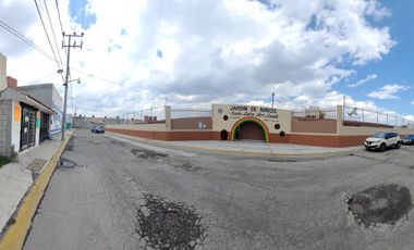 Casa de 4 recamaras enfrente de Escuela