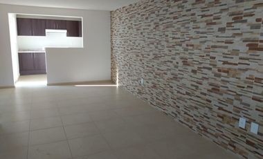 Casa de 4 recamaras enfrente de Escuela