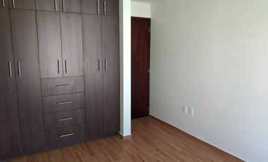 Casa de 4 recamaras enfrente de Escuela