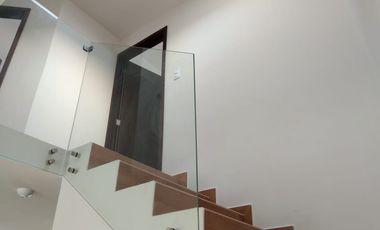 Casa de 4 recamaras enfrente de Escuela