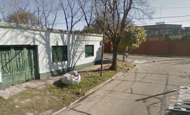 Villa Adelina - A 6 cuadras de Panamericana y Thames - Casa en Venta a Reciclar o Modernizar