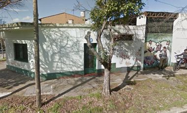 Villa Adelina - A 6 cuadras de Panamericana y Thames - Casa en Venta a Reciclar o Modernizar