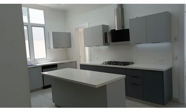 Vendo Casa en Aires de Batan “VISTA al LAGO